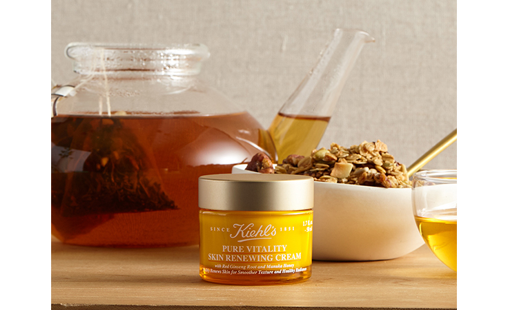 خاصّ نواعم: تعرّفي إلى خصائص كريم Pure Vitality Skin Renewing الثوري