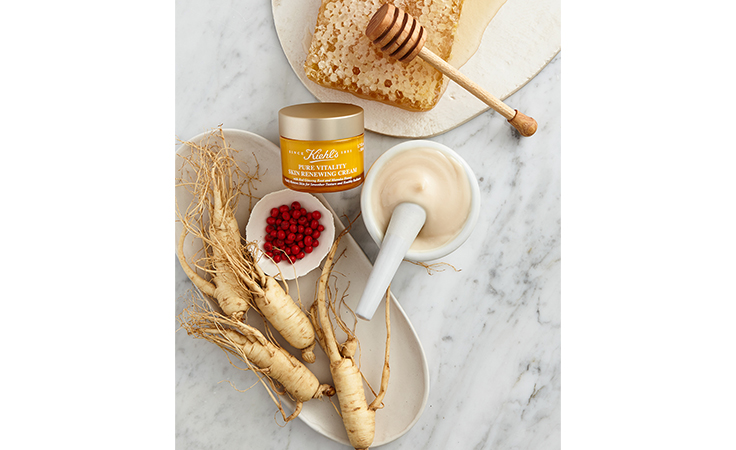 خاصّ نواعم: تعرّفي إلى خصائص كريم Pure Vitality Skin Renewing الثوري