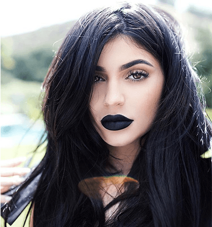 فيديو.. كايلي جينر تُهادِي صديقها بخاتم ألماس يدفعه للبكاء