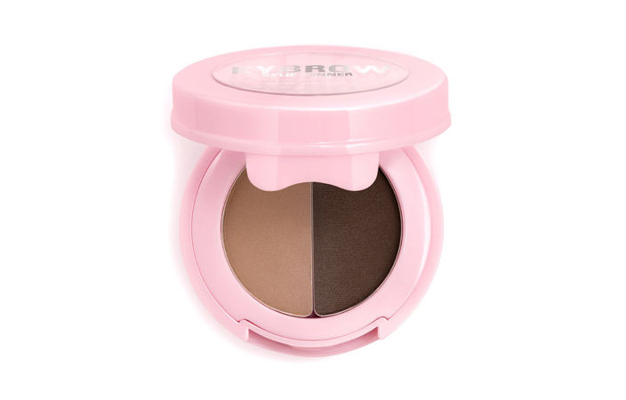 من 30 دقيقة إلى 10 دقائق، هكذا تغيّر روتين مكياج كايلي