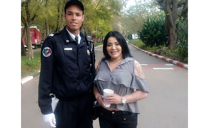 ليلى غفران تكشف لنواعم قصّة الصورة المثيرة للجدل