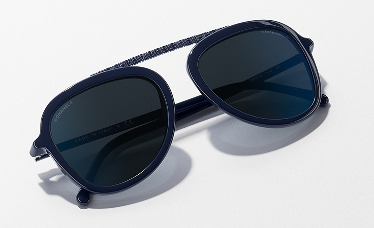 نظارات شانيل الشتوية الفاخرة مستوحاة من فستان التويد الأيقوني