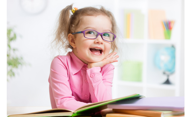 العناية بنظر طفلك ليست سهلة.. وهذا ما عليك فعله