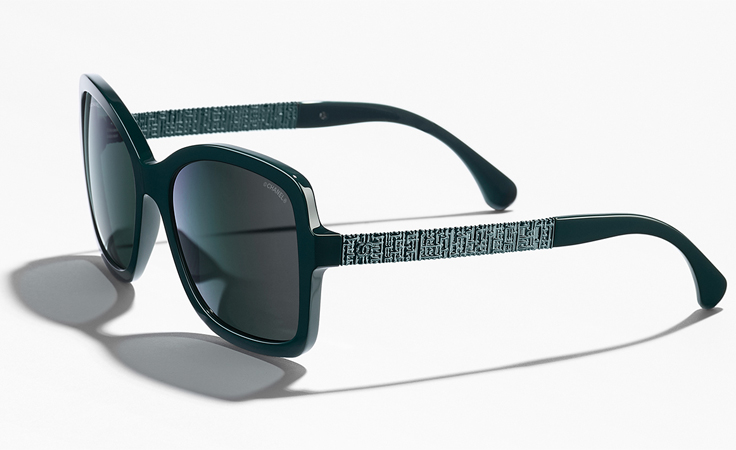 نظارات شانيل الشتوية الفاخرة مستوحاة من فستان التويد الأيقوني