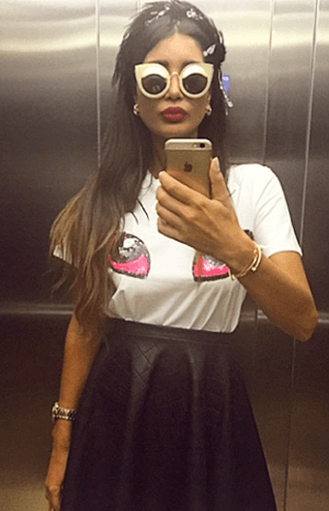 النظارات الغريبة والضخمة حليفة إطلالات أليس عبد العزيز