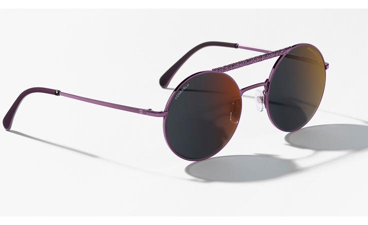 نظارات شانيل الشتوية الفاخرة مستوحاة من فستان التويد الأيقوني