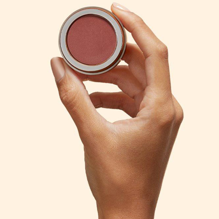 علامة نجمات المفضلة EX1 Cosmetics تتعاون مع Watson Dubai