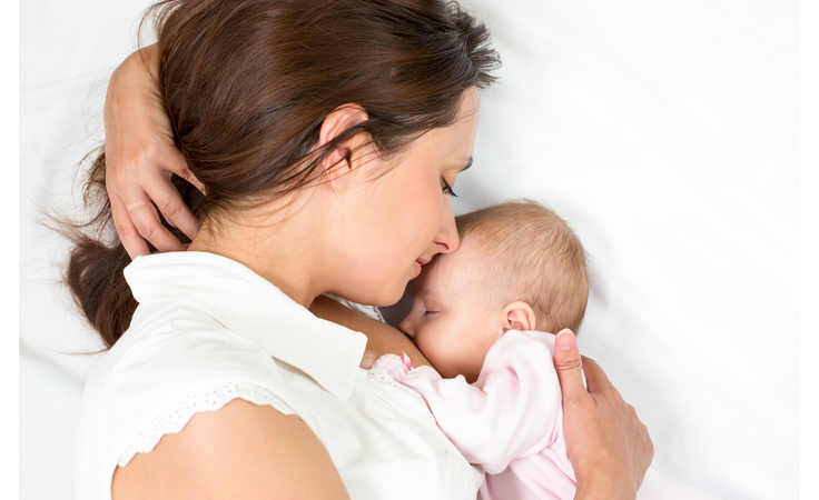عوائق قد تحول بينك وبين الرضاعة الطبيعية.. هكذا تتفادينها