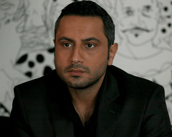 نواعم تكشف عن مقدّمي برنامج 