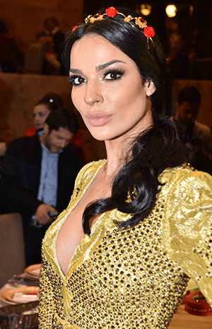 خاصّ- هل تكشف نادين نسيب نجيم عن توأمها في 