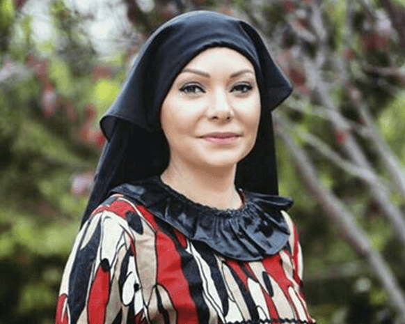 نادين تحسين بيك تبحث عن الحب القديم بين نارين
