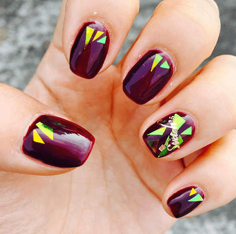 المناكير الزجاجية صيحةٌ تغزو صفحات الإنستغرام