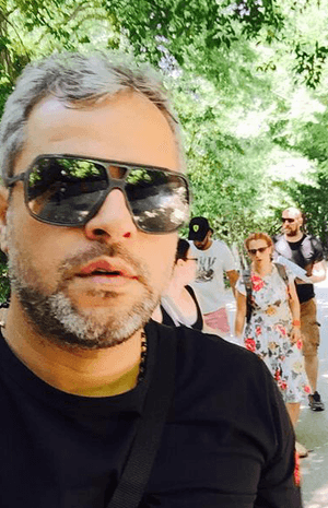 نجوى كرم تعايد جمهورها بـ بوسة قبل النوم مجلة هي