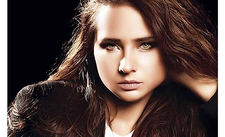 راقصة باليه تجبر نيللي كريم على السفر إلى بيروت