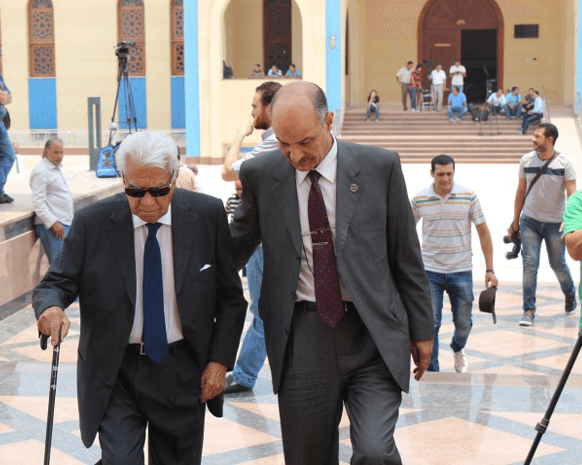 خاص- غضب جماهيري بعد جنازة عمر الشريف