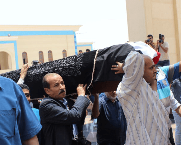 خاص- غضب جماهيري بعد جنازة عمر الشريف
