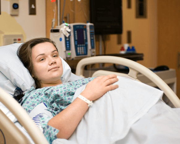 هذه هي أسباب ومخاطر هبوط الحبل السُرّي أثناء الولادة