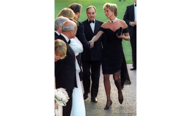 نواعم تكشف لك حقيقة حكاية 