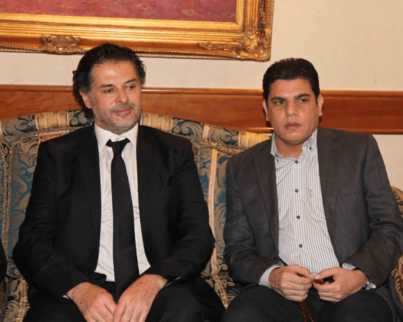 بالصور - نجلا راغب علامة يرافقانه في جنازة والدته