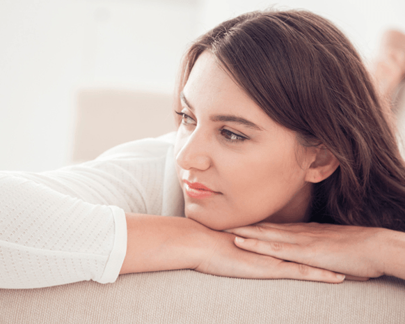 كيف تجعلين الرجل يفكر فيكِ حتى أثناء غيابك؟