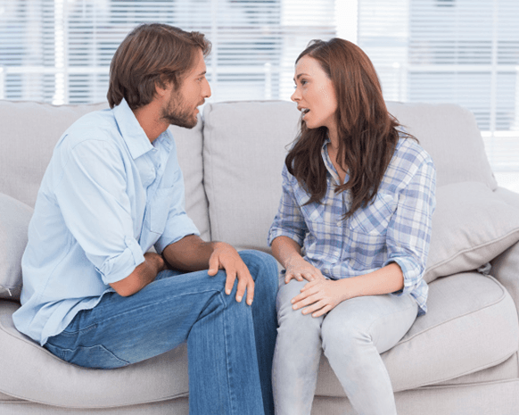 8 علامات تُشير إلى إعجاب الرجل بكِ... اكتشفيها!