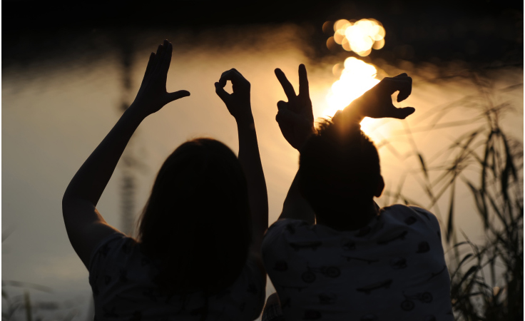 أهمّية الرومانسية لاستمرار الزواج طول العمر