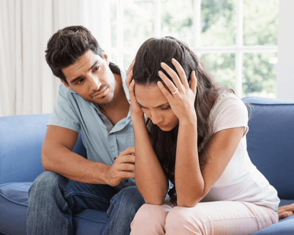5 أسباب تدفع زوجكِ إلى الصمت فما الحل؟