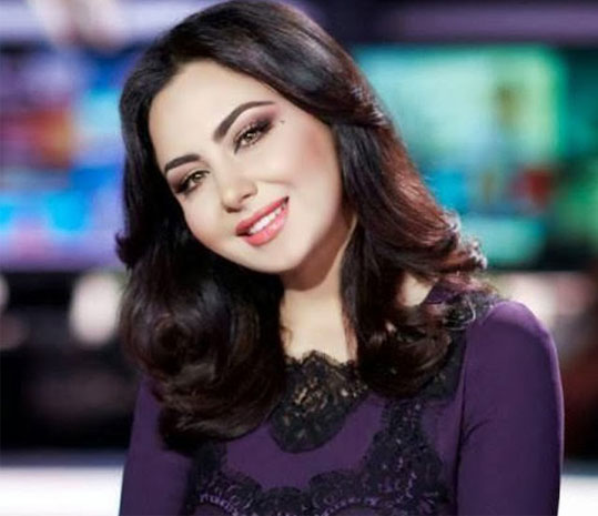 مذيعات عربيات تبدو الرومانسية واضحة على وجوههنّ