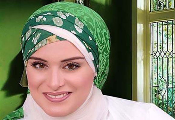 مذيعات عربيات تبدو الرومانسية واضحة على وجوههنّ