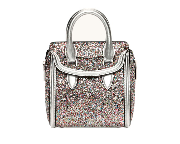 الحقائب الصغيرة جداً Micro Bags ستمنحك العصرية والحرية في الموسم الحار