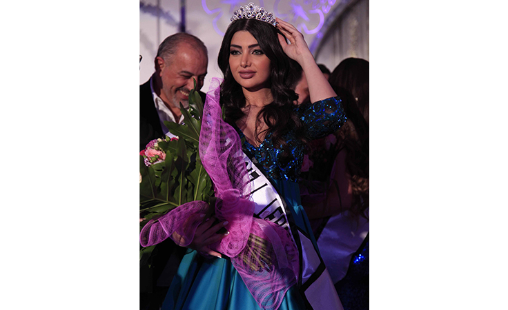 تتويج سارة الحاج ملكة جمال العرب لبنان  2017