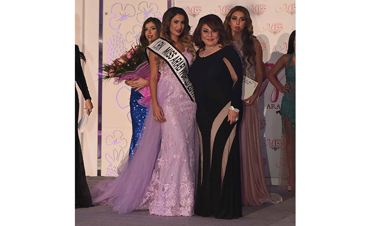 تتويج سارة الحاج ملكة جمال العرب لبنان  2017