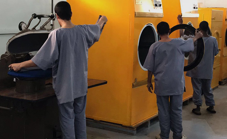 بالصور: هذه هي السجون السعودية من الداخل