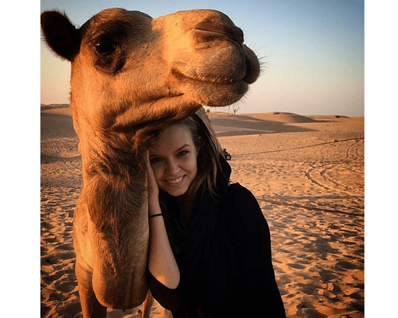 هكذا بدت كيندل جينر و سيلينا غوميز بالحجاب في دبي نواعم