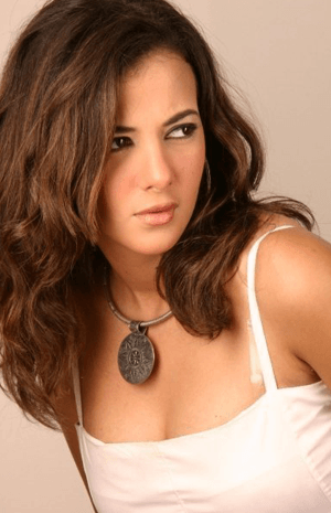 ما الذي يجمع دنيا سمير غانم بشيرين عبد الوهاب؟