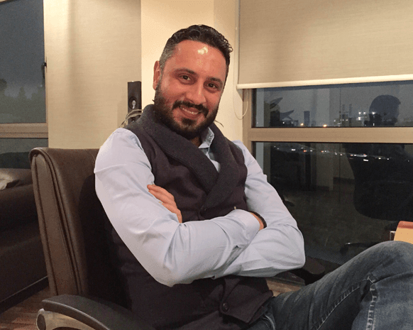 خاص - قيس الشيخ نجيب مُغرم بسلافة معمار في السرّ