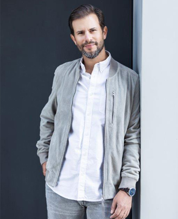 خاصّ، كلّ ما عليكِ معرفته عن تبييض الأسنان مع الطبيبين طارق وديفيد من عيادة أبا