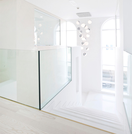 خاصّ، كلّ ما عليكِ معرفته عن تبييض الأسنان مع الطبيبين طارق وديفيد من عيادة أبا