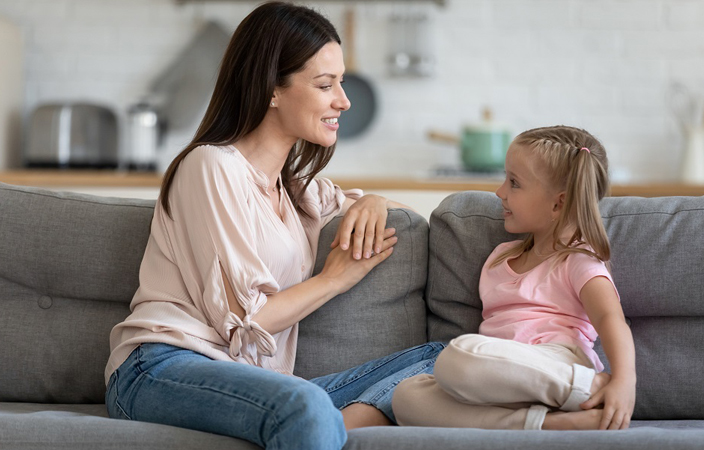 دليلك للتعامل مع مشكلة تلعثم الطفل في الكلام