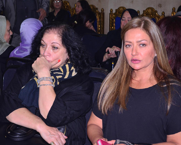 دموع النجوم في عزاء معالي زايد