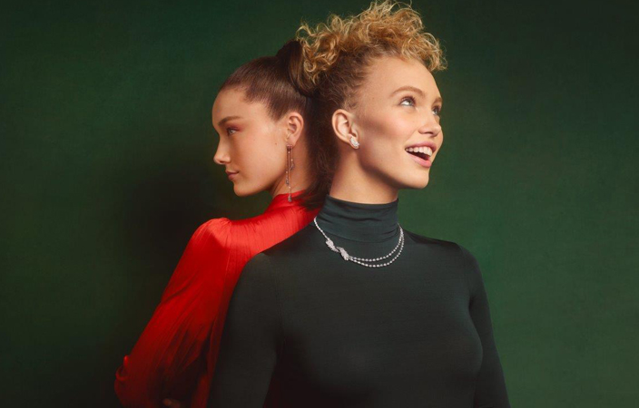 اختاري مجموعة Naughty or Nice من سواروفسكي لإطلالة متوهجة في موسم الأعياد