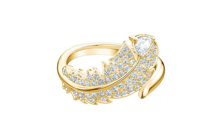 اختاري مجموعة Naughty or Nice من سواروفسكي لإطلالة متوهجة في موسم الأعياد