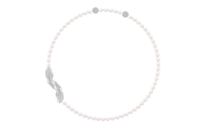 اختاري مجموعة Naughty or Nice من سواروفسكي لإطلالة متوهجة في موسم الأعياد