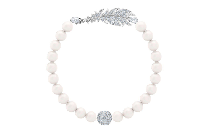 اختاري مجموعة Naughty or Nice من سواروفسكي لإطلالة متوهجة في موسم الأعياد