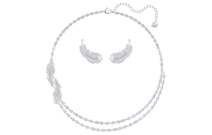 اختاري مجموعة Naughty or Nice من سواروفسكي لإطلالة متوهجة في موسم الأعياد