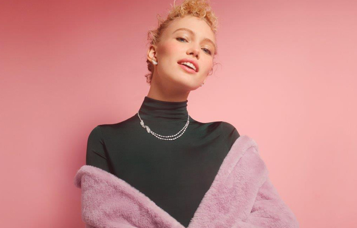 اختاري مجموعة Naughty or Nice من سواروفسكي لإطلالة متوهجة في موسم الأعياد