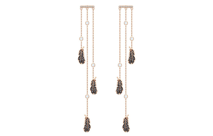 اختاري مجموعة Naughty or Nice من سواروفسكي لإطلالة متوهجة في موسم الأعياد