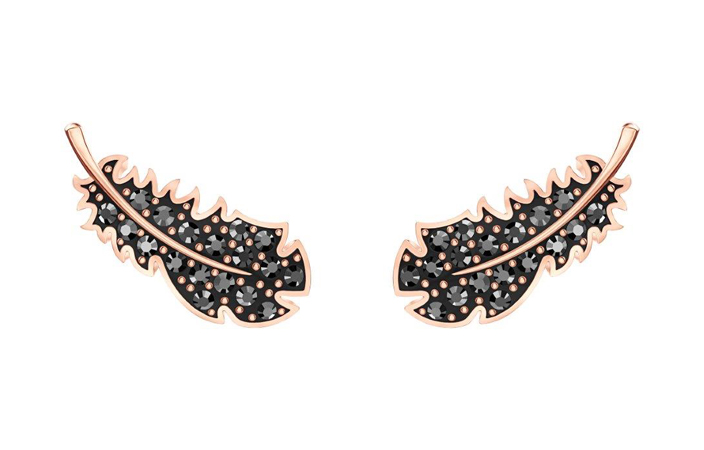 اختاري مجموعة Naughty or Nice من سواروفسكي لإطلالة متوهجة في موسم الأعياد