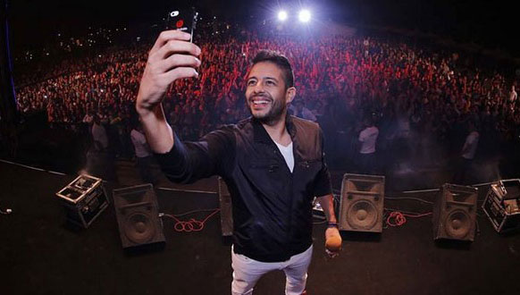 سيلفي المشاهير ظاهرة عالمية