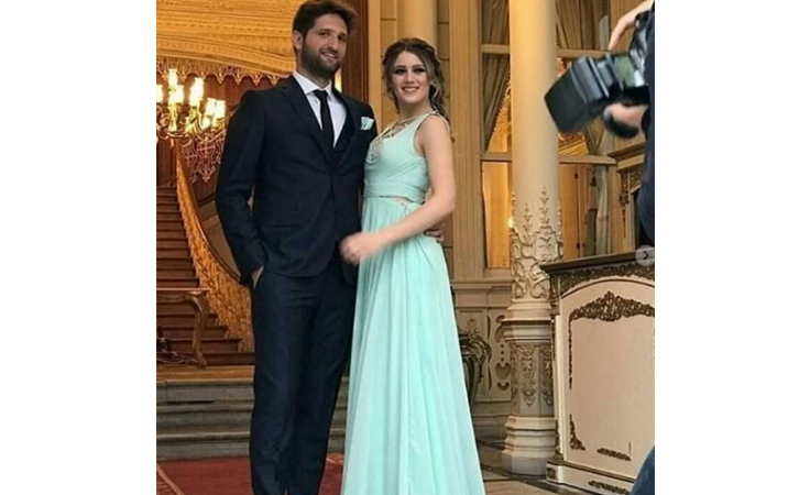 اكتشفي تفاصيل خطبة جيزام كاراجا وحبيبها كمال اكمكتشي